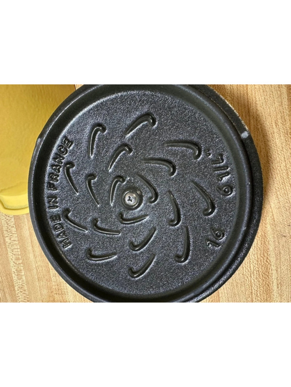 Staub Cast Iron 1.5-Quart Petite French Oven - Picture 9 of 11
